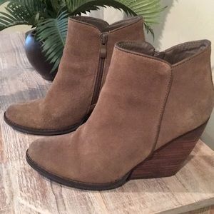 Brown suede ankle boot
